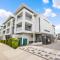Waves Wine & a Warm Welcome 1BR by the Sea
