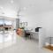 Parea on Cavendish - Luxe Beachside Living