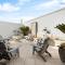 Parea on Cavendish - Luxe Beachside Living