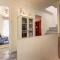 Traditional Townhouse, 4 Bed with Terraces and Private BBQ