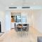 Stylish Riverfront 2Bed Apt with Pool at QWR