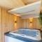 Große Familienvilla mit privat innen Jacuzzi & Sauna