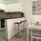 Stylish 1BR Apt With Pool - Near Mall, Restaurants & Shops