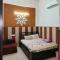 SIDHU GUEST HOUES -400 walking distance From golden Temple