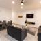 Spacious 2 Bedroom Unit with Concierge