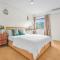 Whispering Wallaby Cottage - 33 Acre Property
