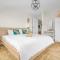 Whispering Wallaby Cottage - 33 Acre Property
