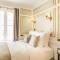 Merveil Signature Suite - Valois - Louvre view