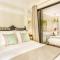 Merveil Signature Suite - Valois - Louvre view
