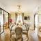 Merveil Signature Suite - Valois - Louvre view
