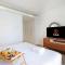 Livbnb-2BR Suite In Bluewaters with Ain Dubai View