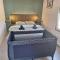 Stelle Maris, Nice place in Heinkenszand, 2 bedrooms, outdoor swimming pool, WIFI smart TV and privacy