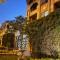Apartment with greenery and quiet neighborhood