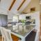 Hot Tub and Balcony Rainbow Retreat Near Wineries!