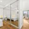 Central luminous 2 beds with balcony & aircon