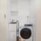 Central luminous 2 beds with balcony & aircon