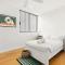 Central charming 2 beds with balcony & aircon