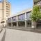 Central charming 2 beds with balcony & aircon