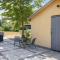 Holiday Home With Outdoor Jacuzzi And Shelter
