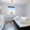 Holiday Home With Outdoor Jacuzzi And Shelter