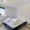 Holiday Home With Outdoor Jacuzzi And Shelter