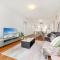 CBD sydeney 3Br with pool & gym with city view
