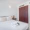 Modern 1-Bed with Scenic Golf Course View
