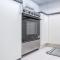 Modern 1-Bed with Scenic Golf Course View