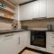 Modern Apartment, Full Kitchen, for 6