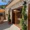 OLIVE QUEEN Rustic Estate