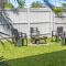 Spacious Coastal Retreat Sleeps 10 PacMan Fireplace 5Mins Beach