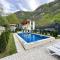 Lux Villa Daily Rent Group E003