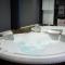 The Bubbles - Jacuzzi Rooms Tirana