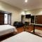 Hotel & Suites El Quijote
