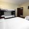 Hotel & Suites El Quijote