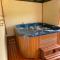 Manyat Peak cottages Kestrel