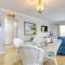 Sunny Gulf Coast Villa Direct Beach and Pool Access