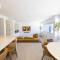 Penthouse - Luxury 2 Storey -3 Bedroom Sky home!