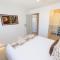Penthouse - Luxury 2 Storey -3 Bedroom Sky home!