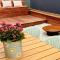 Seaside Daisy 3 Bedrooms 6 Beds