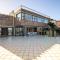 Hansmeyer Hill - 5 Bedroom House