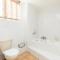 Hansmeyer Hill - 5 Bedroom House