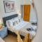 2-Bedroom Stunning, Modern & Spacious Apartment, near Ocean Village, Central Southampton, SUMMER OFFER AVAILABLE - by Blue Puffin Stays