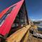 Uros Waliski Lodge