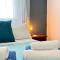 Gold Feather 2Bedroom Center Location and Pool