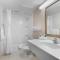 Holiday Inn Express Chicago-Downers Grove by IHG