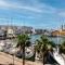 A white dream by the sea - 2bd lux family apartment