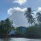 bungalow vue lagon 180 degré, la maison bleue