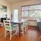 Classic Aussie Beach House - BYO Linen