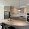 Lbarza Prime CBD 2BR Townhouse near lake and restaurants